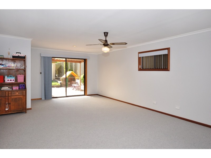 25 Emerald Road, Morphett Vale SA 5162