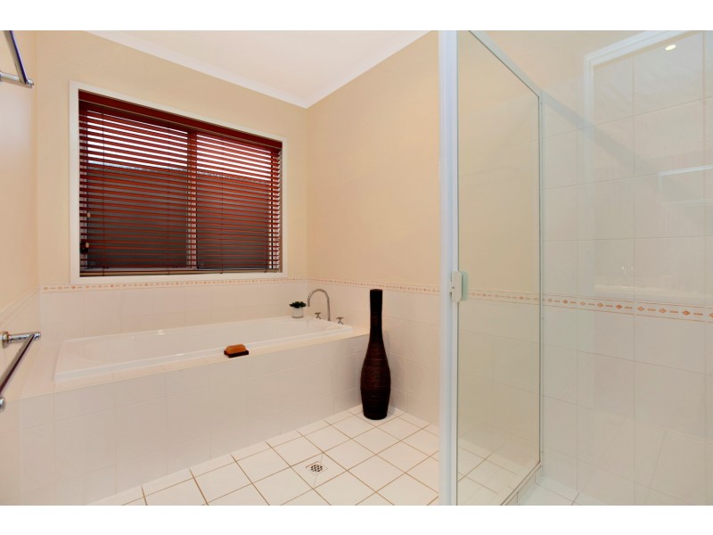 20 Pinnacle Crescent, Flagstaff Hill SA 5159