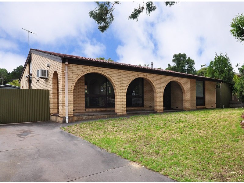 18 Iona Road, Aberfoyle Park SA 5159