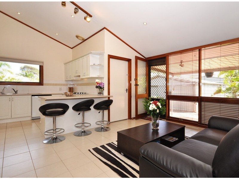 18 Iona Road, Aberfoyle Park SA 5159