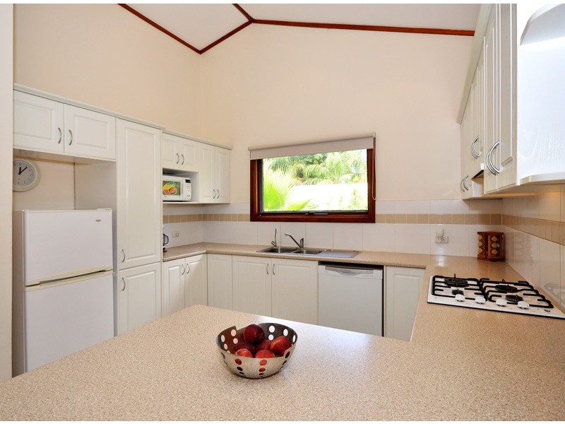 18 Iona Road, Aberfoyle Park SA 5159