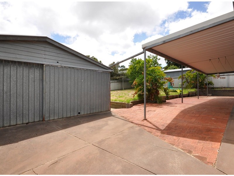 18 Iona Road, Aberfoyle Park SA 5159