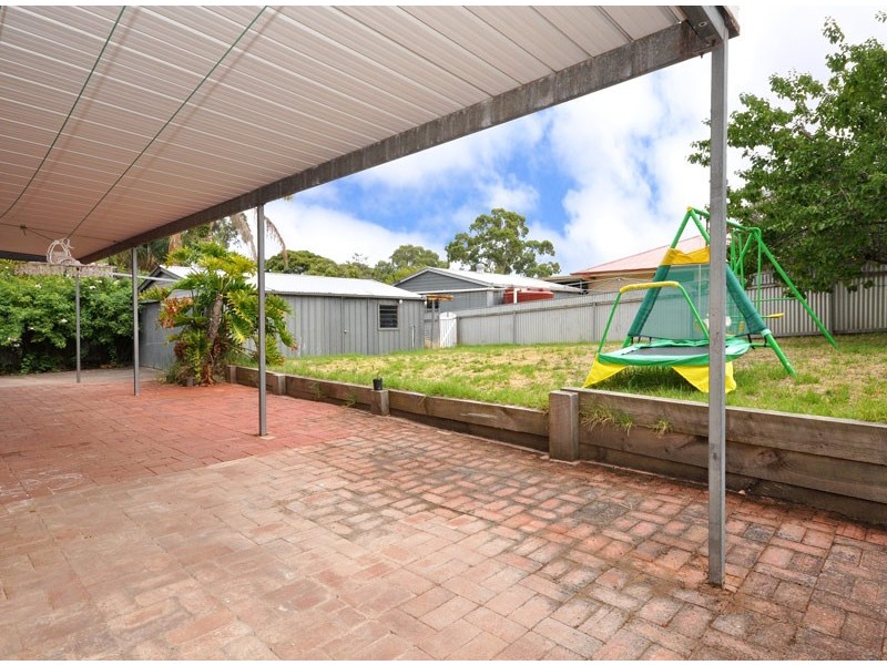 18 Iona Road, Aberfoyle Park SA 5159