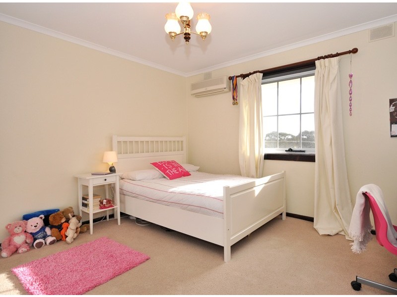 12 Broadmeadow Drive, Flagstaff Hill SA 5159