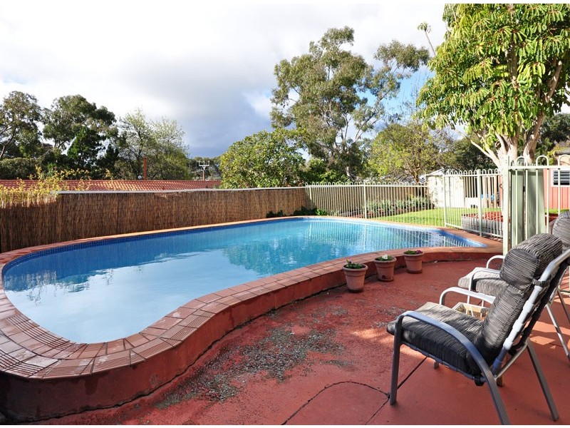 12 Broadmeadow Drive, Flagstaff Hill SA 5159