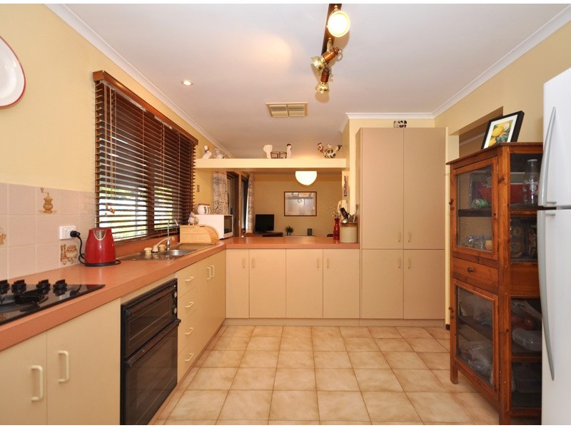 12 Canberra Drive, Aberfoyle Park SA 5159