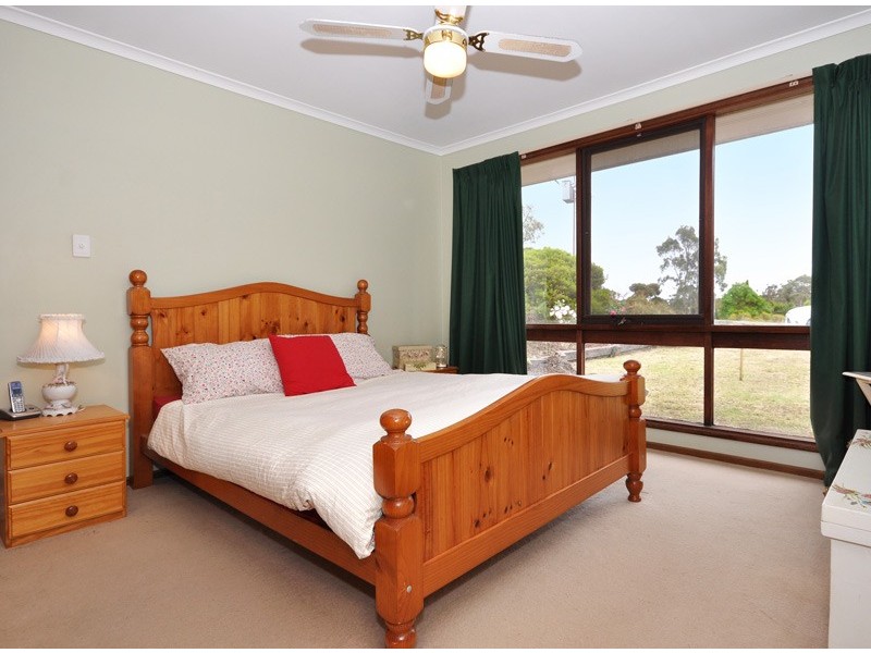 12 Canberra Drive, Aberfoyle Park SA 5159