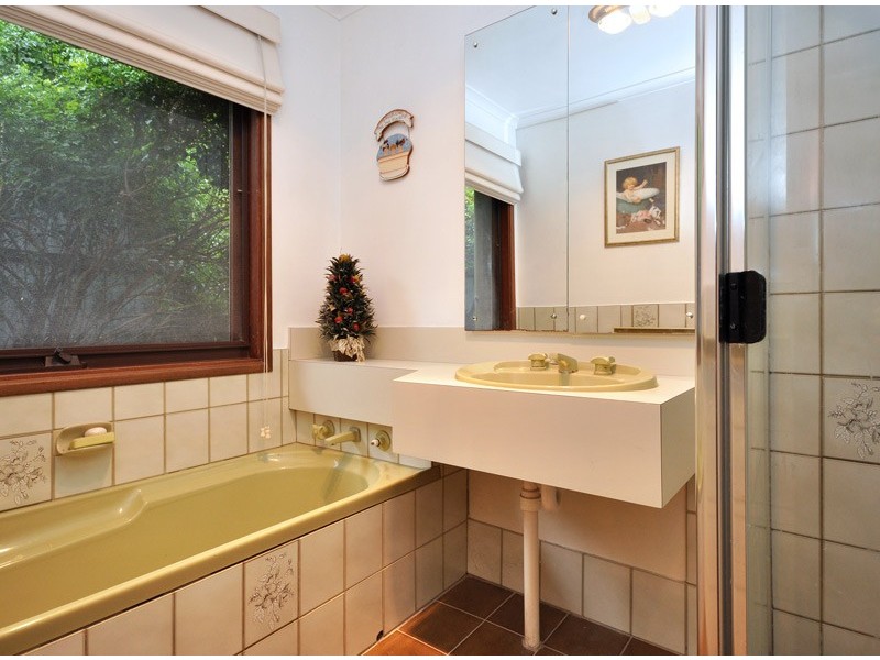 12 Canberra Drive, Aberfoyle Park SA 5159