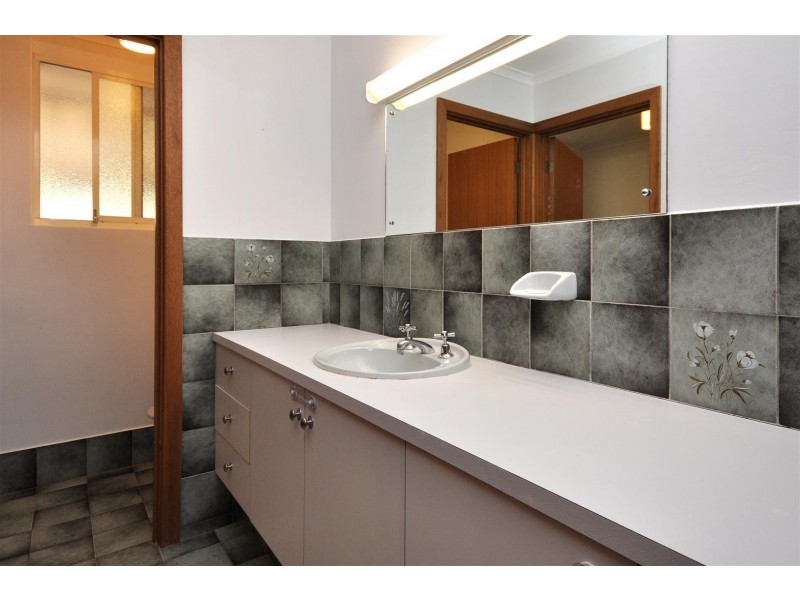 80 Broadmeadow Drive, Flagstaff Hill SA 5159