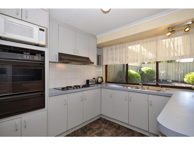 8 Linton Place, Aberfoyle Park SA 5159