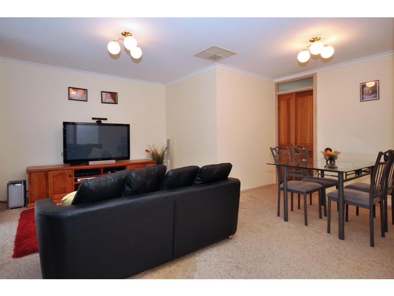 8 Linton Place, Aberfoyle Park SA 5159