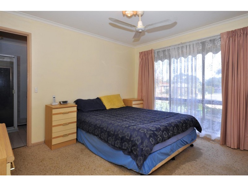 8 Linton Place, Aberfoyle Park SA 5159