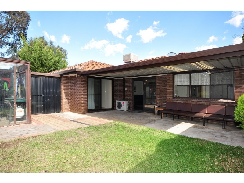 8 Linton Place, Aberfoyle Park SA 5159