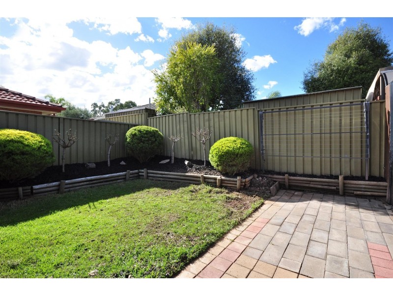 8 Linton Place, Aberfoyle Park SA 5159