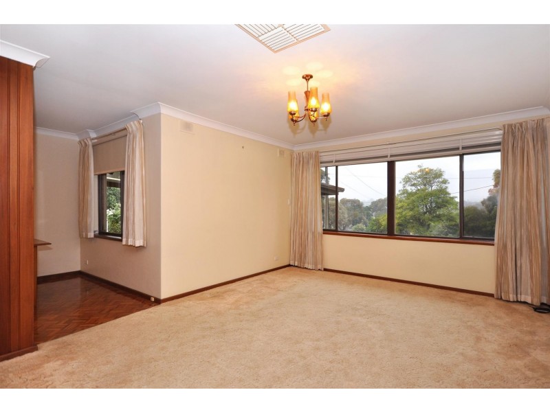 11 Janet Crescent, Morphett Vale SA 5162