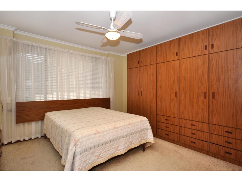 11 Janet Crescent, Morphett Vale SA 5162