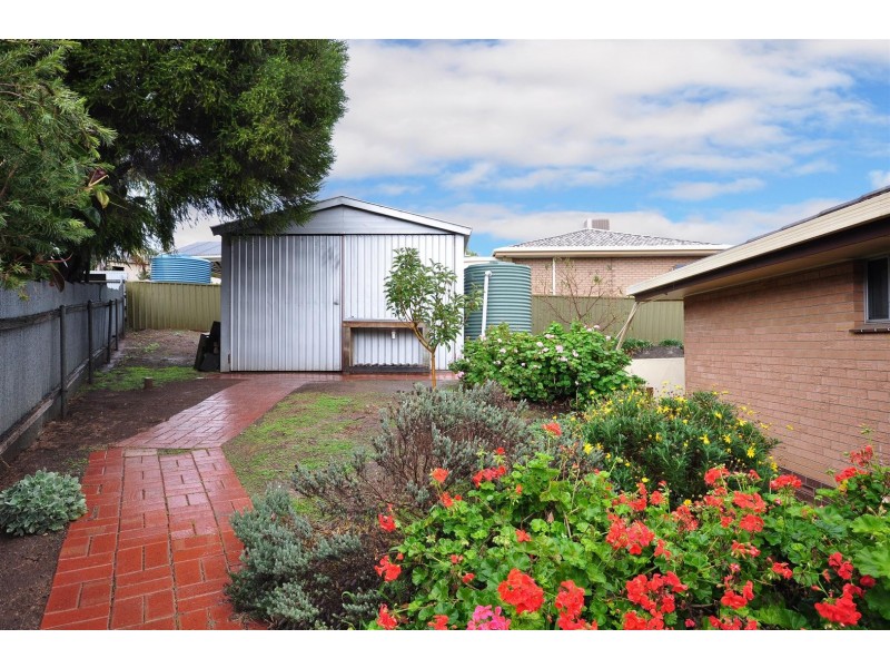 11 Janet Crescent, Morphett Vale SA 5162