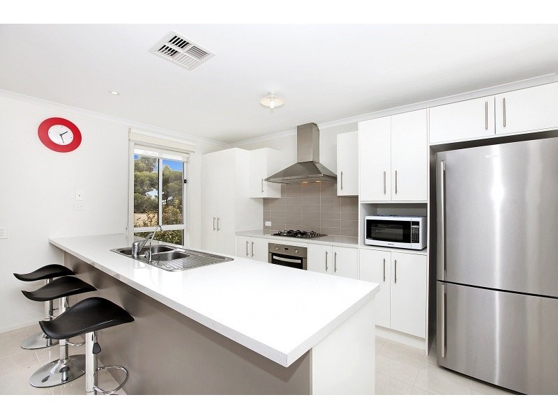 2 Parri Link, Noarlunga Downs SA 5168