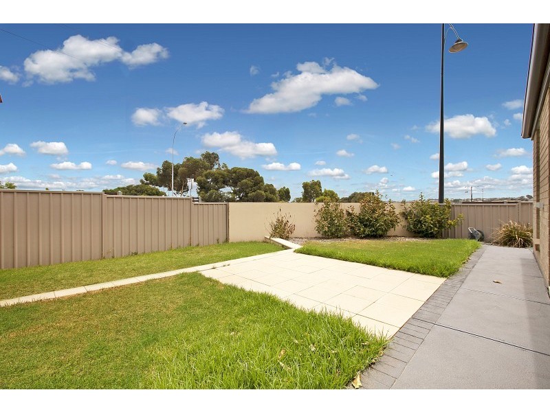 2 Parri Link, Noarlunga Downs SA 5168
