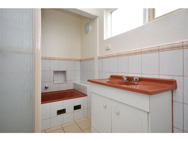 19 Glenloth Drive, Happy Valley SA 5159
