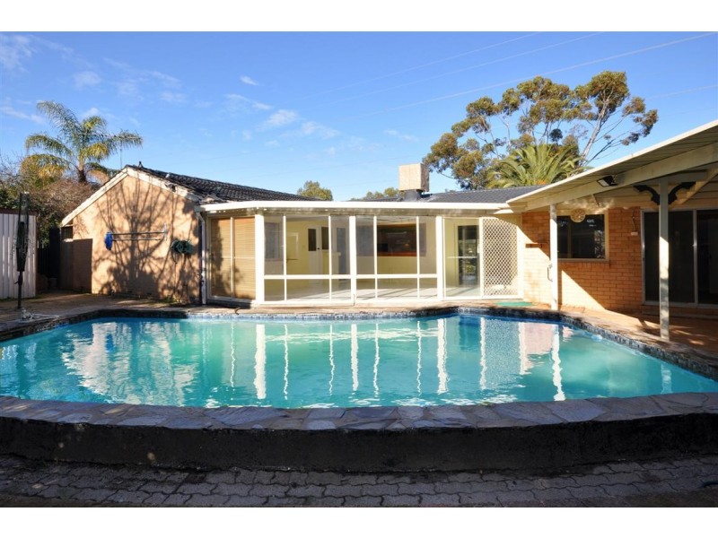 19 Jade Crescent, Aberfoyle Park SA 5159