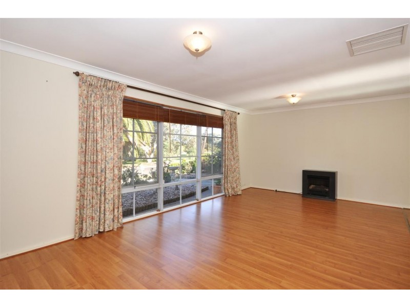 19 Jade Crescent, Aberfoyle Park SA 5159