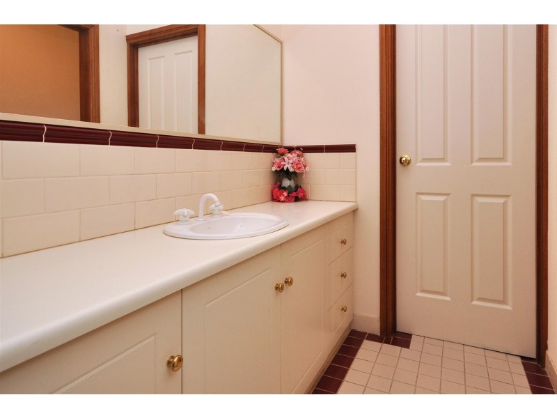 11 Margaret Cutten Grove, Aberfoyle Park SA 5159