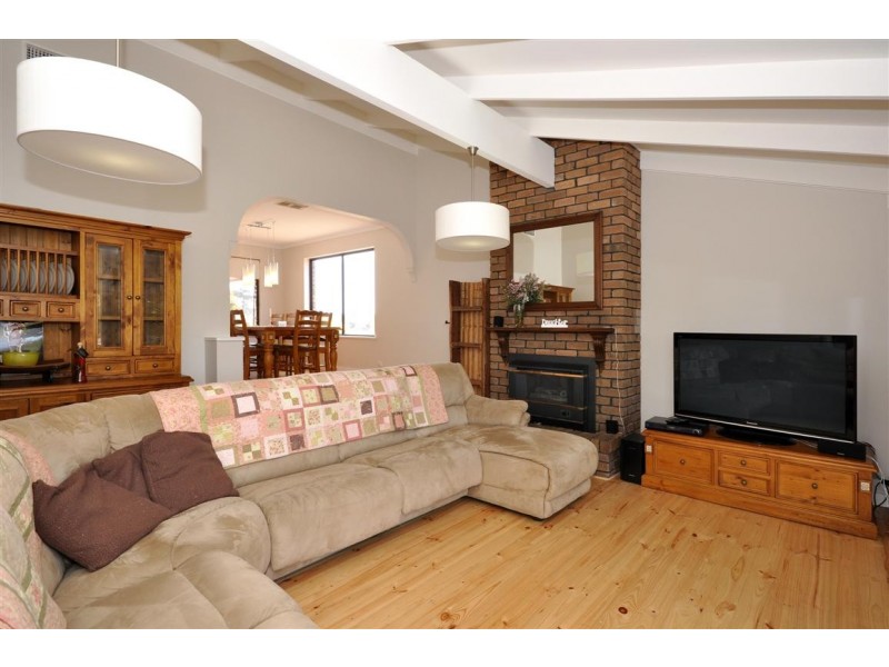 8 Mark Court, O’halloran Hill SA 5158