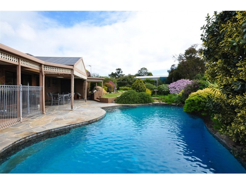 8 Mark Court, O’halloran Hill SA 5158