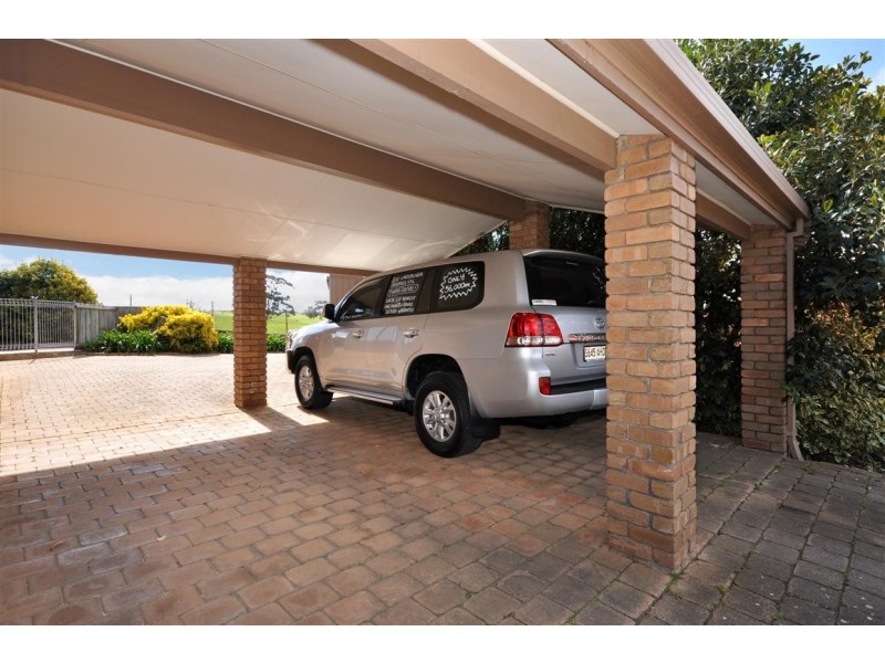 8 Mark Court, O’halloran Hill SA 5158