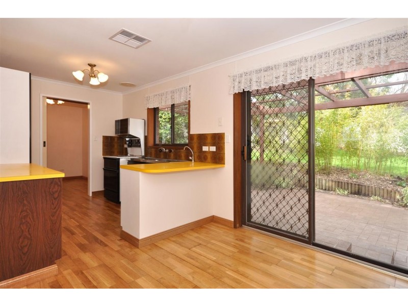 32 Woodhall Drive, Happy Valley SA 5159