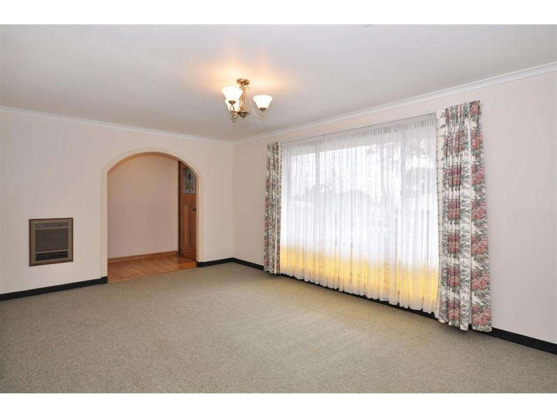 32 Woodhall Drive, Happy Valley SA 5159