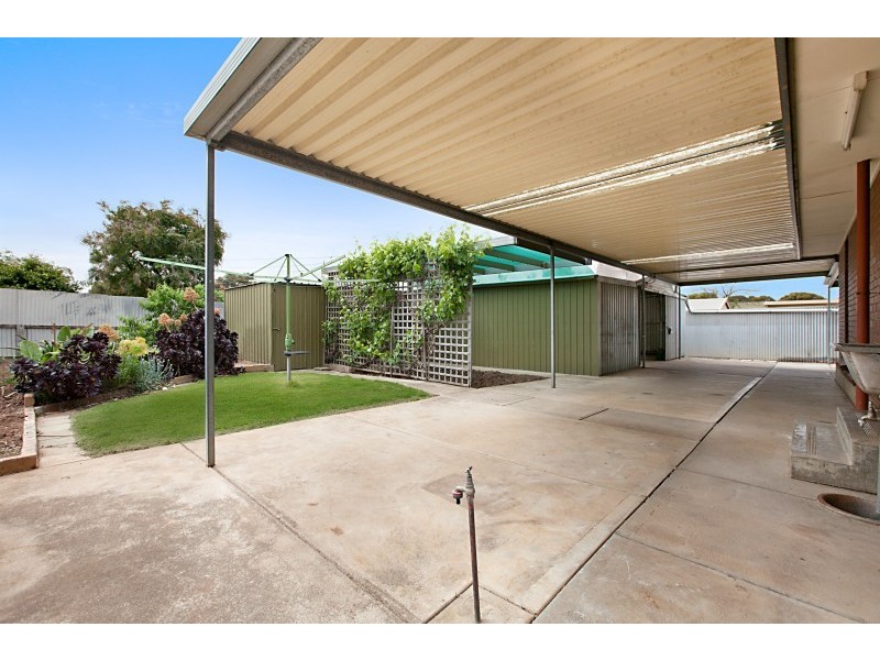27 Workara Terrace, Morphett Vale SA 5162