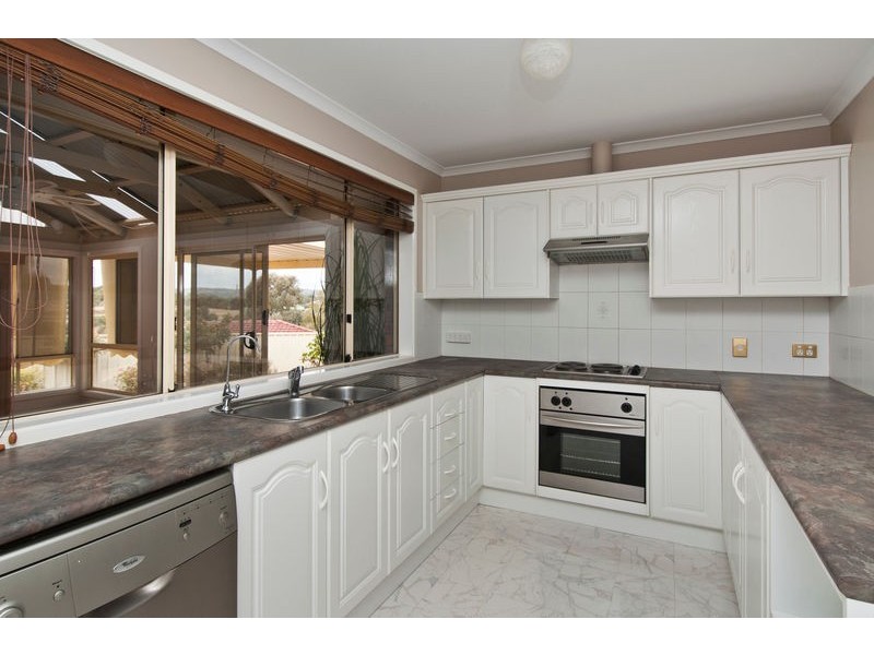5 Spode Court, Trott Park SA 5158