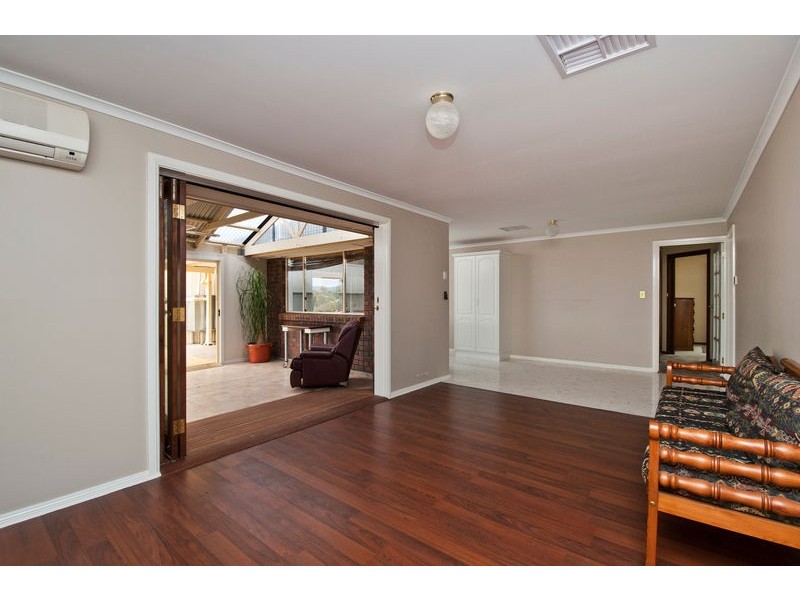 5 Spode Court, Trott Park SA 5158