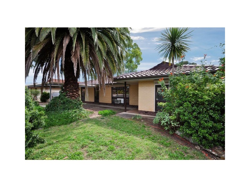 16 Jennifer Drive, Happy Valley SA 5159