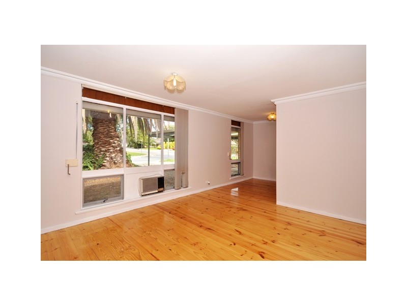 16 Jennifer Drive, Happy Valley SA 5159