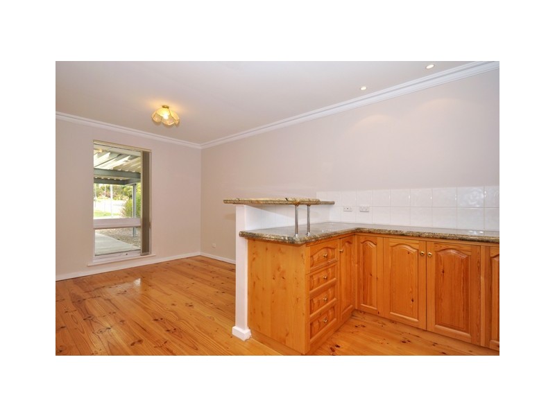16 Jennifer Drive, Happy Valley SA 5159