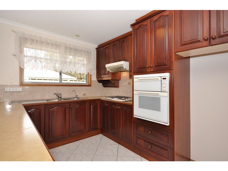 90 Oakridge Road, Aberfoyle Park SA 5159