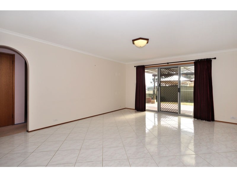 90 Oakridge Road, Aberfoyle Park SA 5159