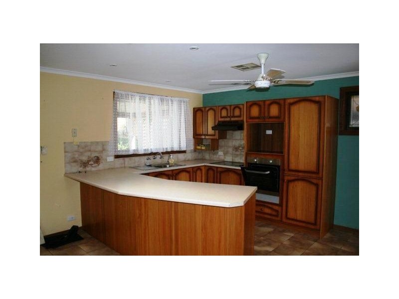 6 Regent Street, Moana SA 5169