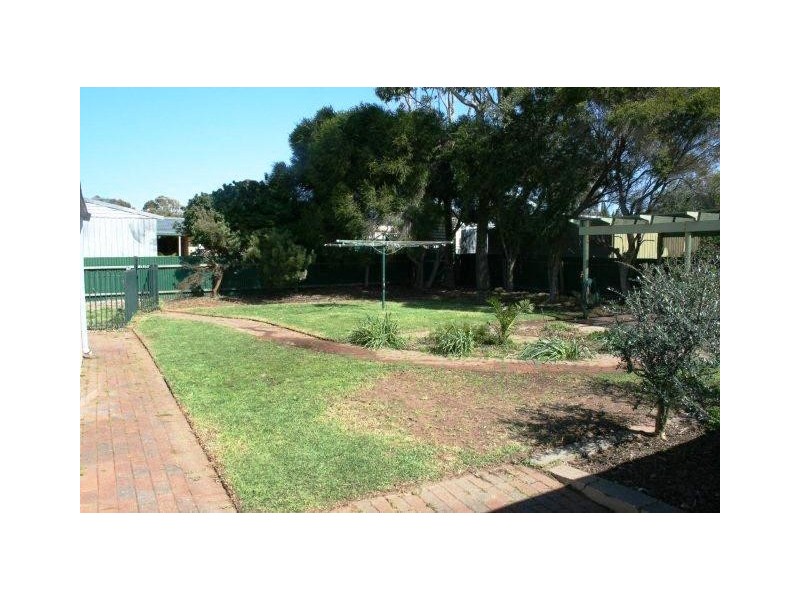 6 Regent Street, Moana SA 5169