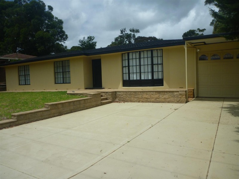 10 Roxanne Avenue, Aberfoyle Park SA 5159