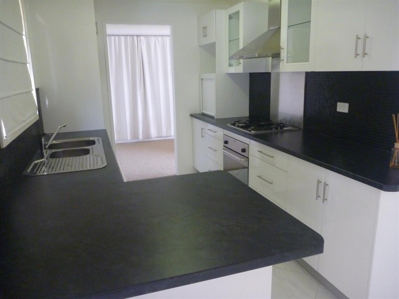 10 Roxanne Avenue, Aberfoyle Park SA 5159