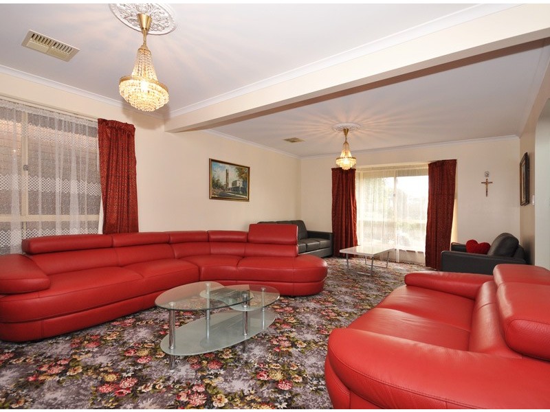 8 Jordan Court, Aberfoyle Park SA 5159