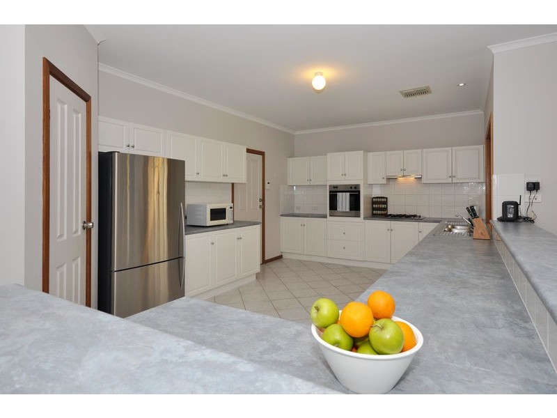 17 Glen Eyre Court, Aberfoyle Park SA 5159