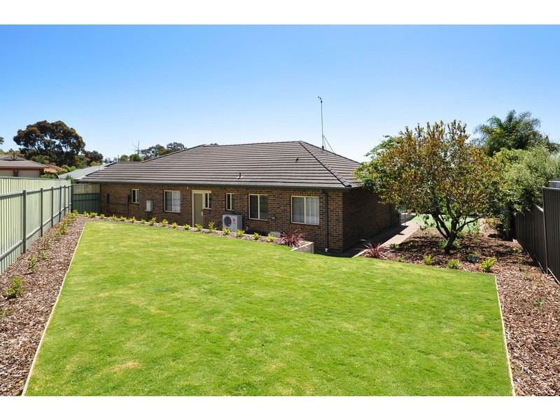 17 Glen Eyre Court, Aberfoyle Park SA 5159