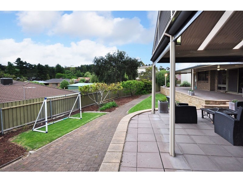 24 Scarvell Ave, Trott Park SA 5158