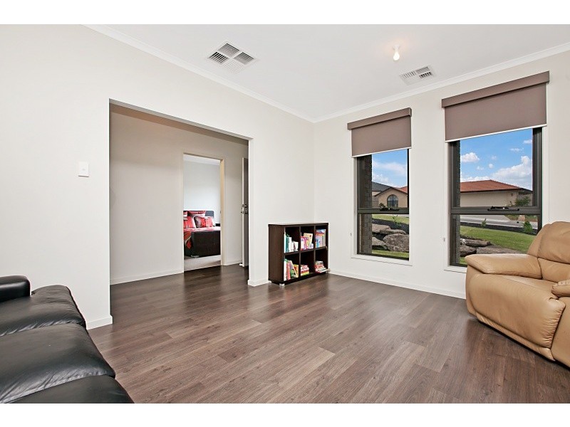 32 Esperance Boulevard, Seaford Rise SA 5169