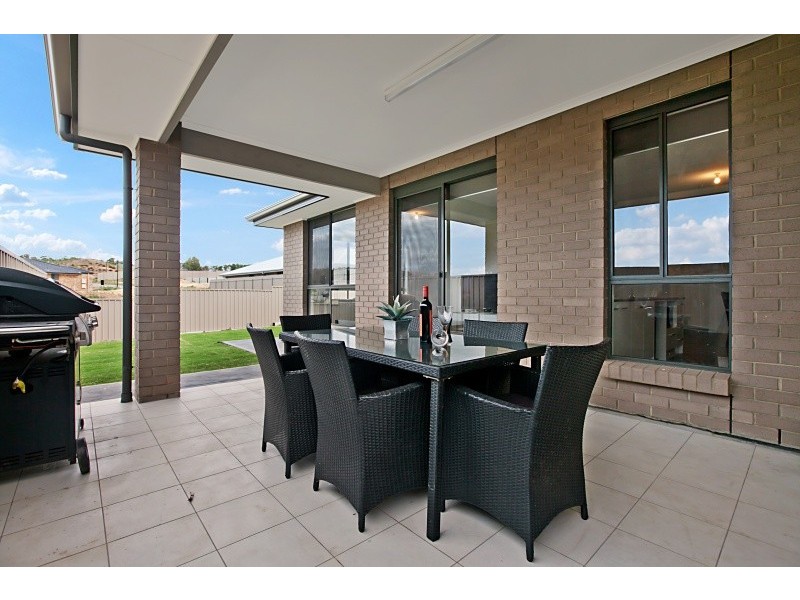 32 Esperance Boulevard, Seaford Rise SA 5169